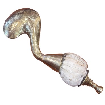 Sri Lankan Traditional Hakgediya with brass work හක්ගෙඩිය with Brass Mouthpiece large trumpet sound can be heard at festivals and weddings and other auspicious occasions Sri Lankan Traditional Hakgediya with brass work හක්ගෙඩිය with Brass Mouthpiece large trumpet sound can be heard at festivals and weddings and other auspicious occasions